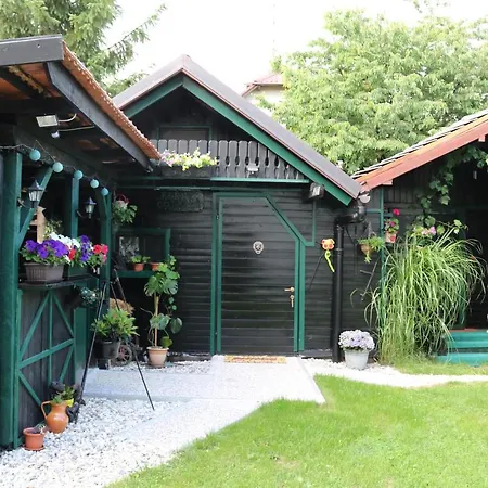 Frenkcottage 5 Km From The Airport- Free Transportation Homestay
