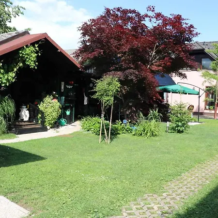 Frenkcottage 5 Km From The Airport- Free Transportation Rum i privatbostad Šenčur