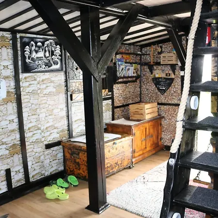 Frenkcottage 5 Km From The Airport- Free Transportation Homestay Sencur