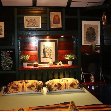Rum i privatbostad Frenkcottage 5 Km From The Airport- Free Transportation