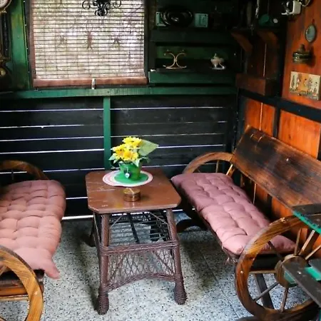 Rum i privatbostad Frenkcottage 5 Km From The Airport- Free Transportation