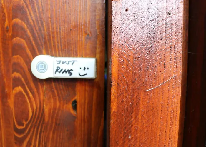 Frenkcottage 5 Km From The Airport- Free Transportation To The Airport בית אירוח