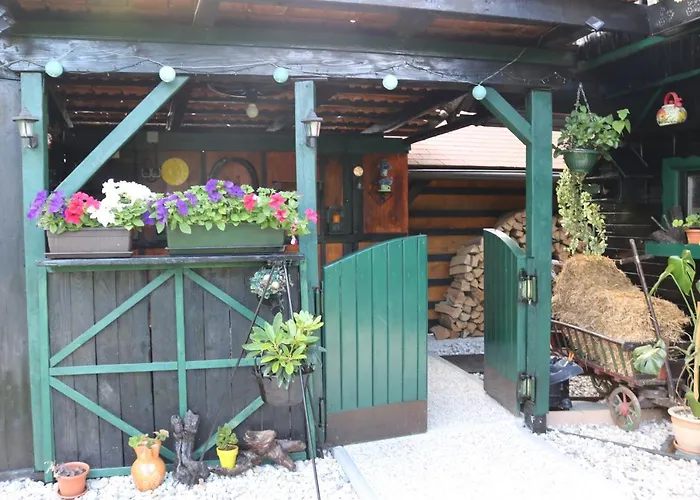 Frenkcottage 5 Km From The Airport- Free Transportation To The Airport בית אירוח Šenčur