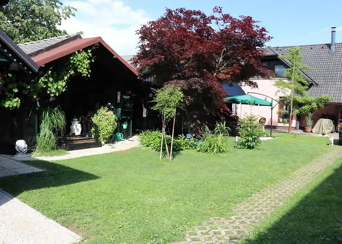 Frenkcottage 5 Km From The Airport- Free Transportation To The Airport בית אירוח Šenčur