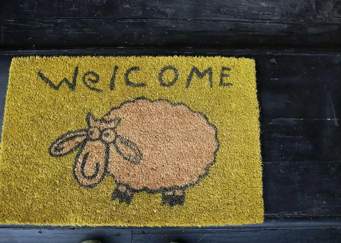 Frenkcottage 5 Km From The Airport- Free Transportation To The Airport בית אירוח